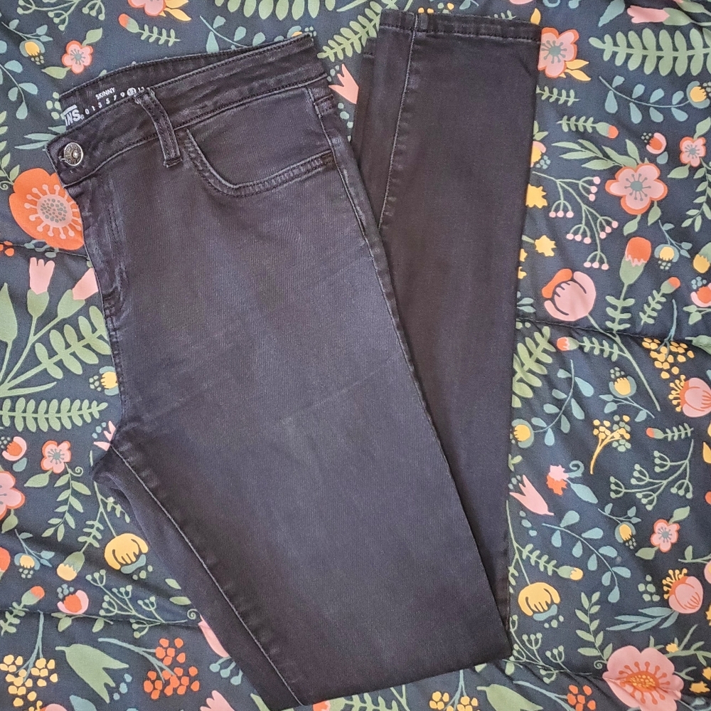 Vans | 11 | Skinny Low Rise Jeans